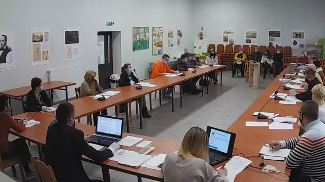 XXX Sesja Rady Gminy w Parysowie z dnia 30.03.2021 r.